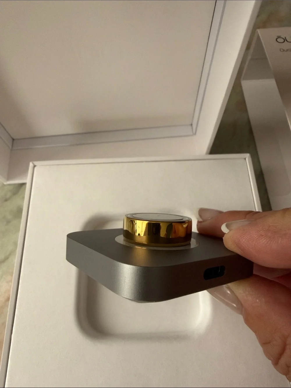 New Oura Ring 4 Charger and Box - Gold